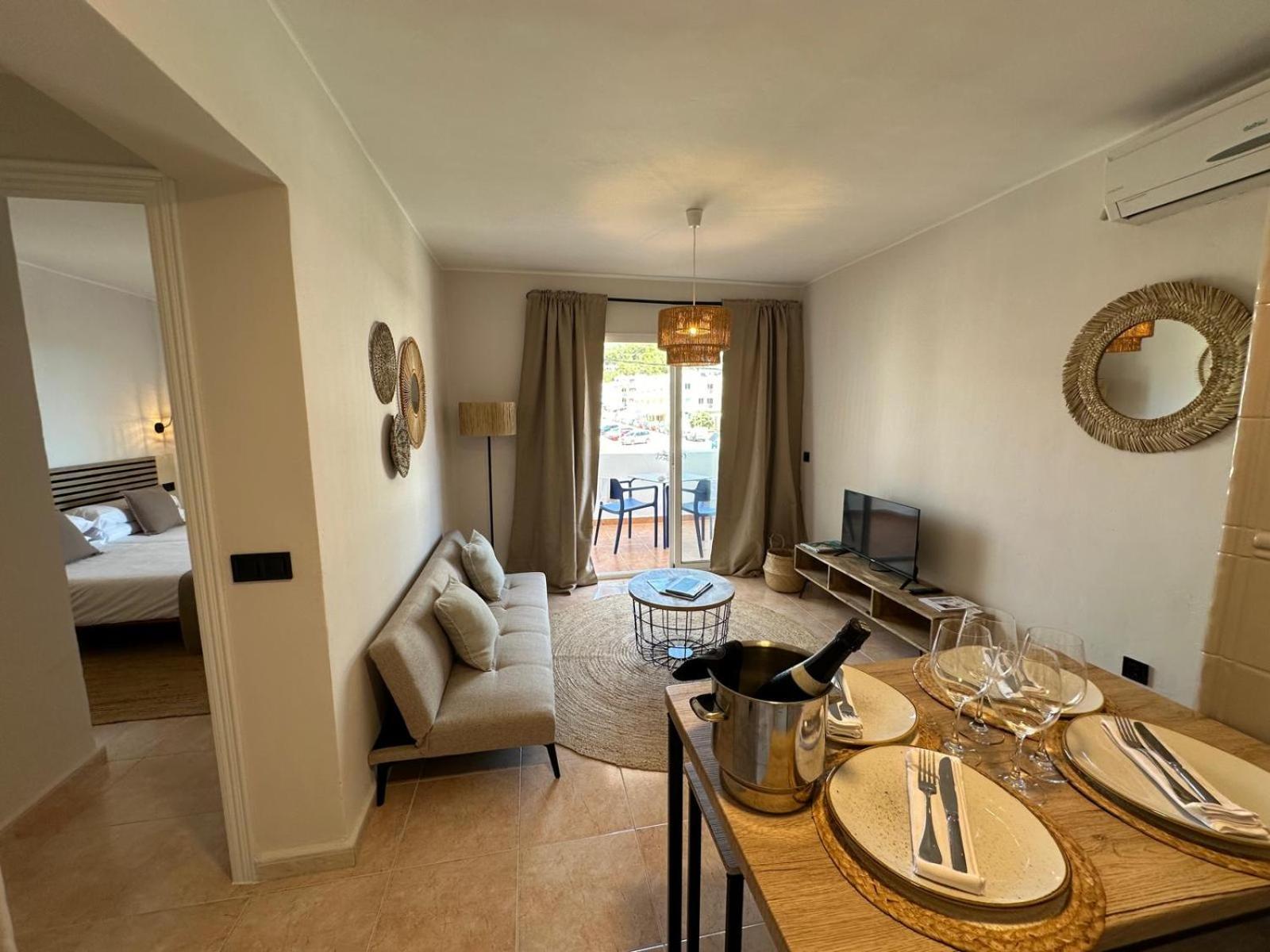 Apartamentos Ses Veles カラ・ロンガ エクステリア 写真
