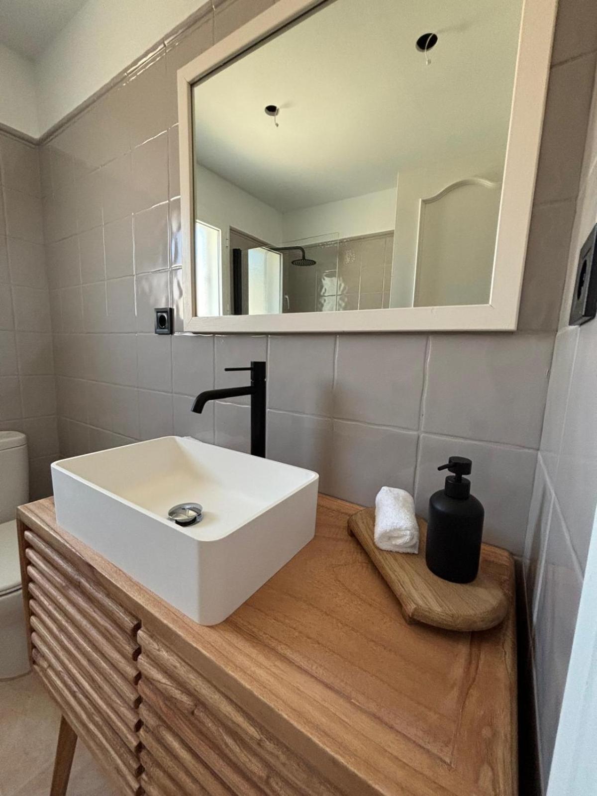 Apartamentos Ses Veles カラ・ロンガ 部屋 写真