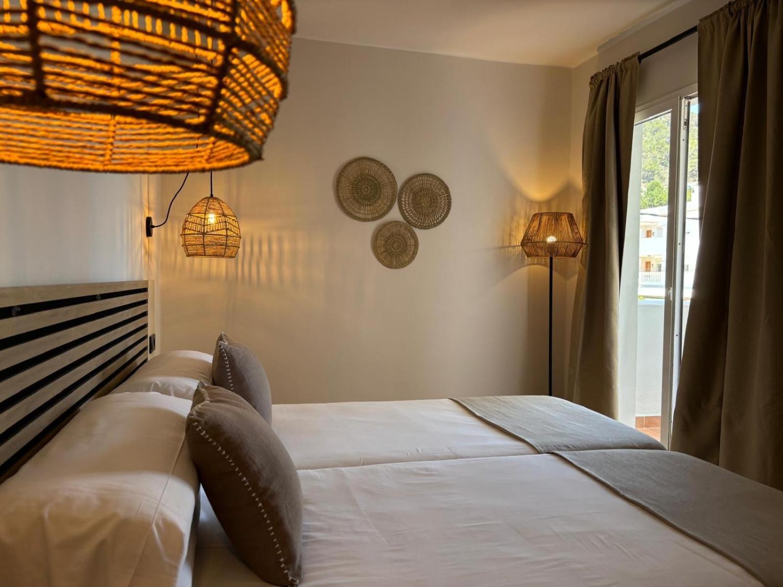 Apartamentos Ses Veles カラ・ロンガ 部屋 写真