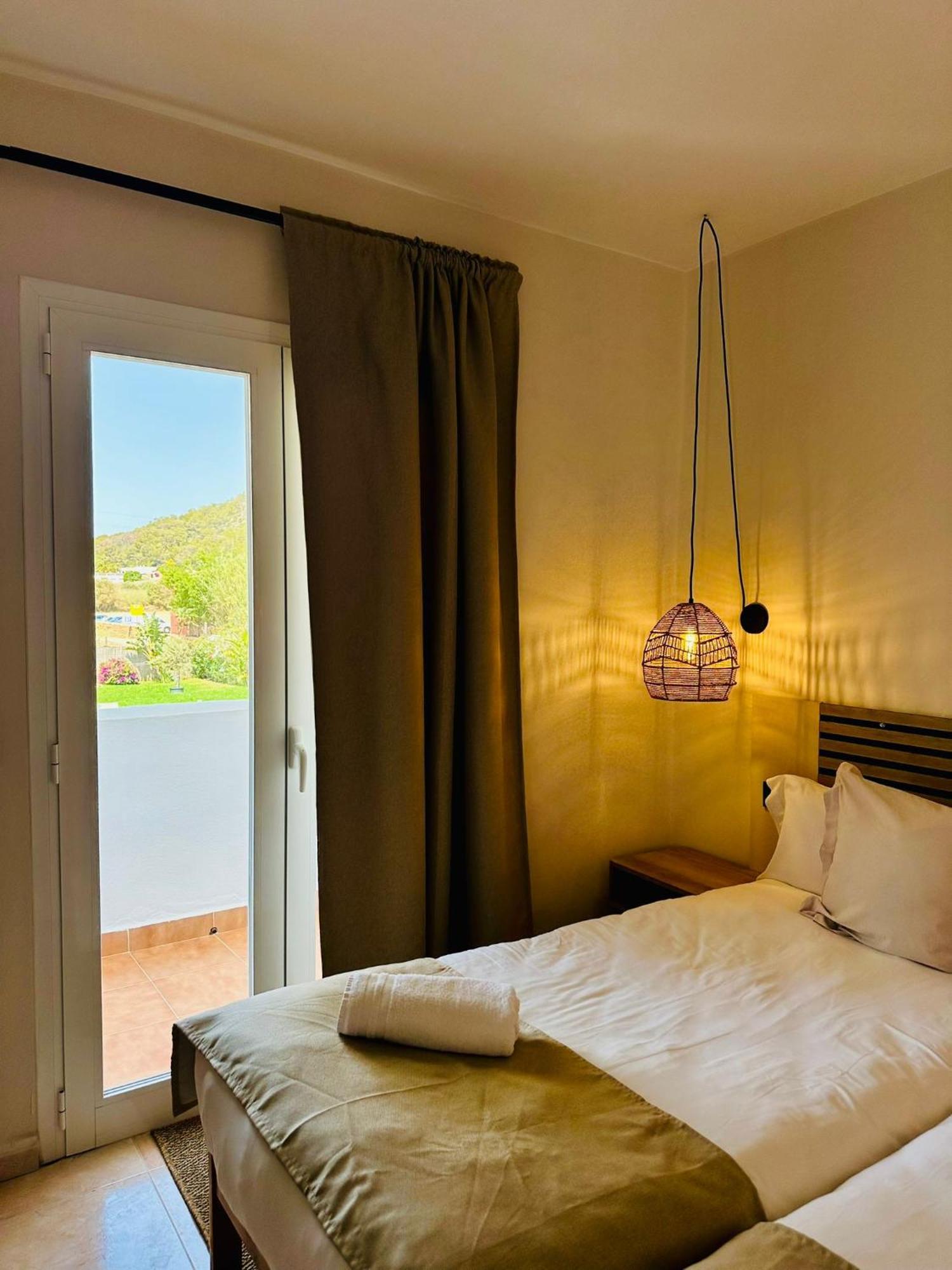 Apartamentos Ses Veles カラ・ロンガ エクステリア 写真