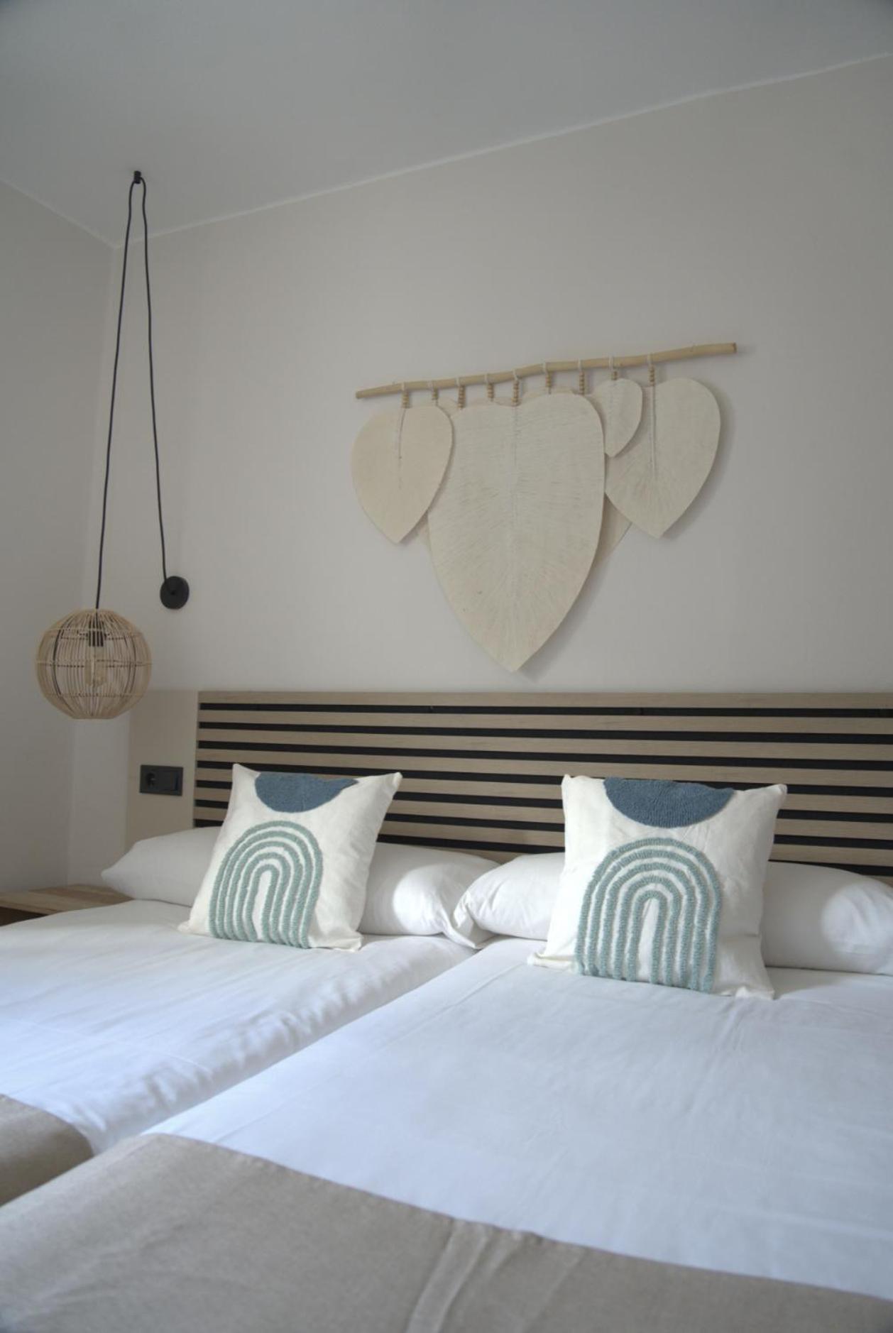 Apartamentos Ses Veles カラ・ロンガ エクステリア 写真