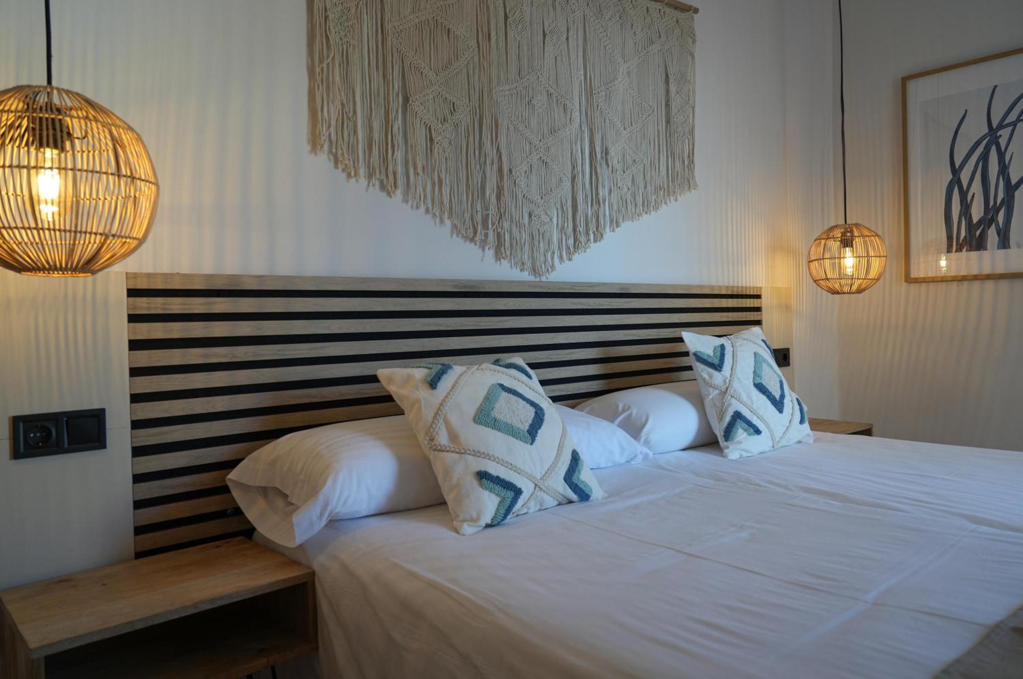 Apartamentos Ses Veles カラ・ロンガ エクステリア 写真